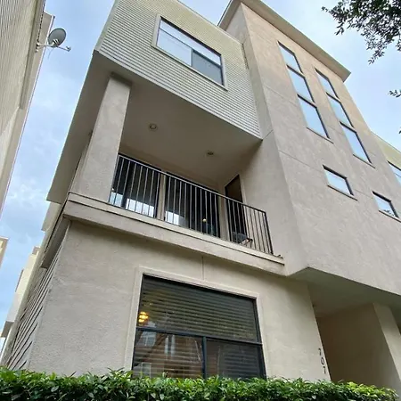 Luxury 4 Story Home In Downtown Houston